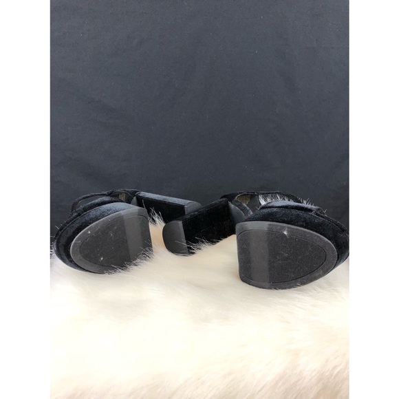 HP❤️ NWOB Velvet platforms - Picture 4 of 4